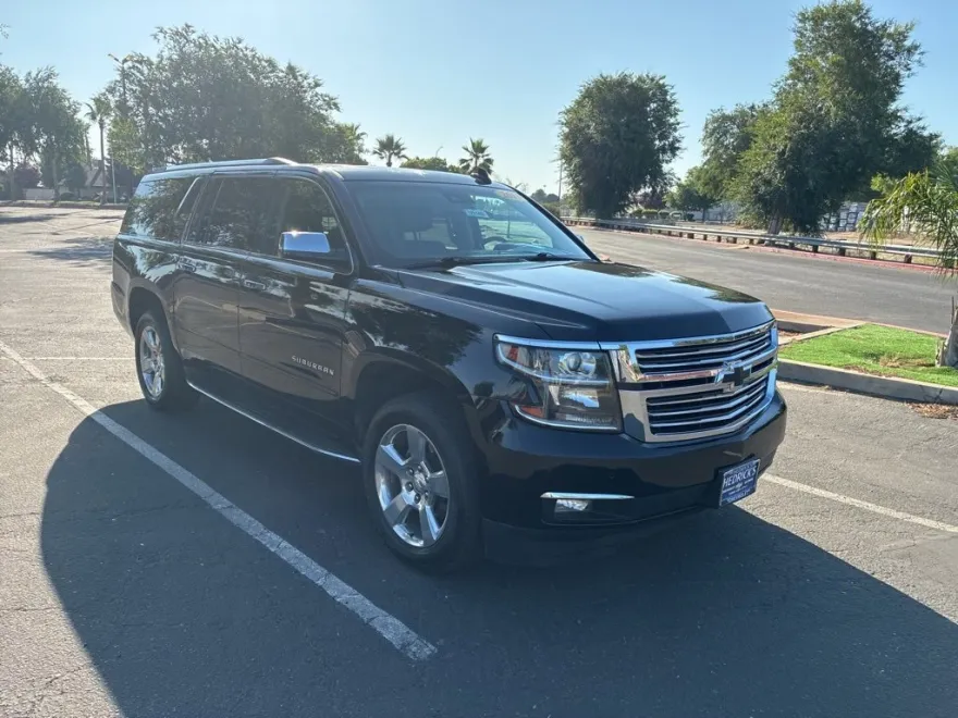 2019 Chevrolet Suburban Premier photo 1