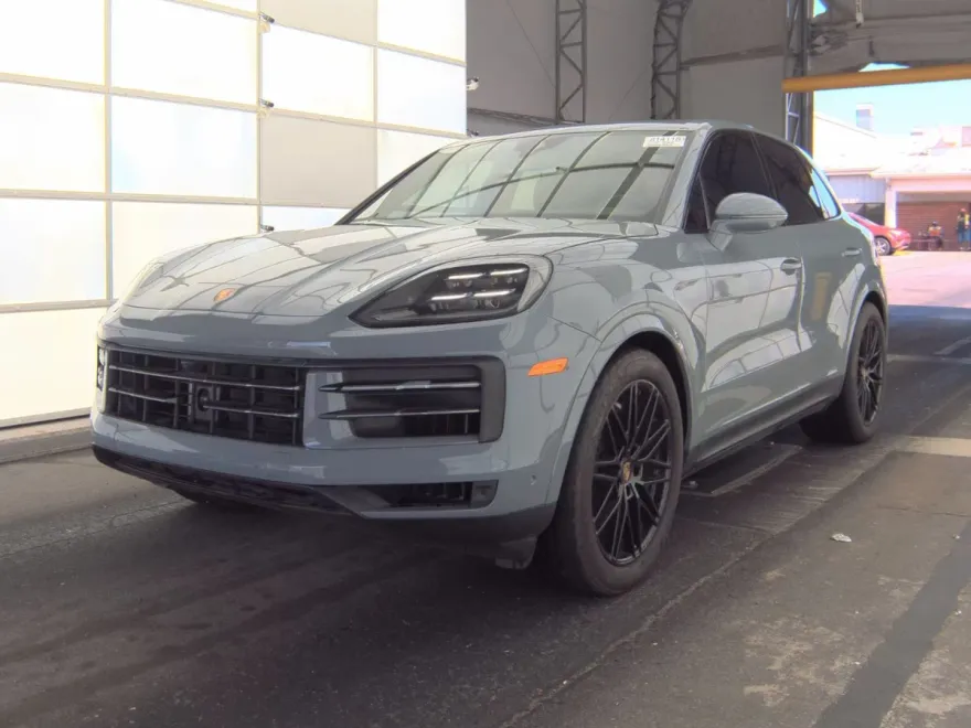 2024 Porsche Cayenne Base photo 1