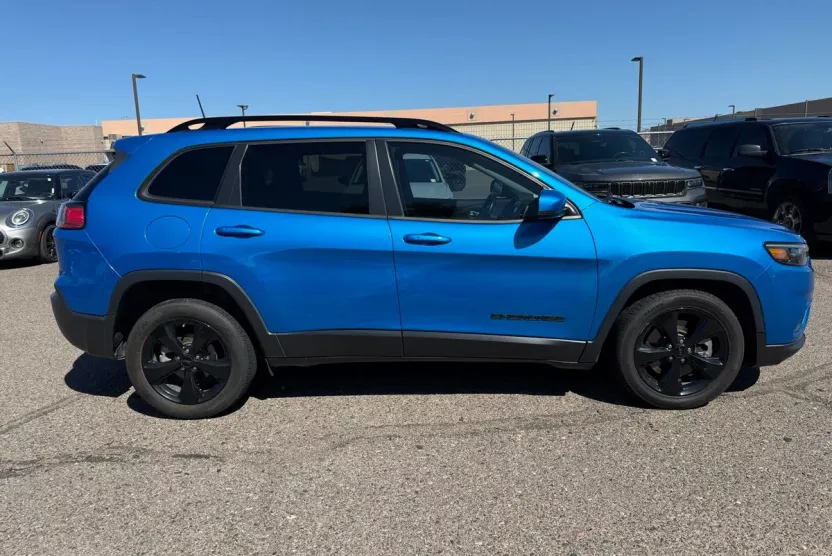 2021 Jeep Cherokee Altitude photo 1