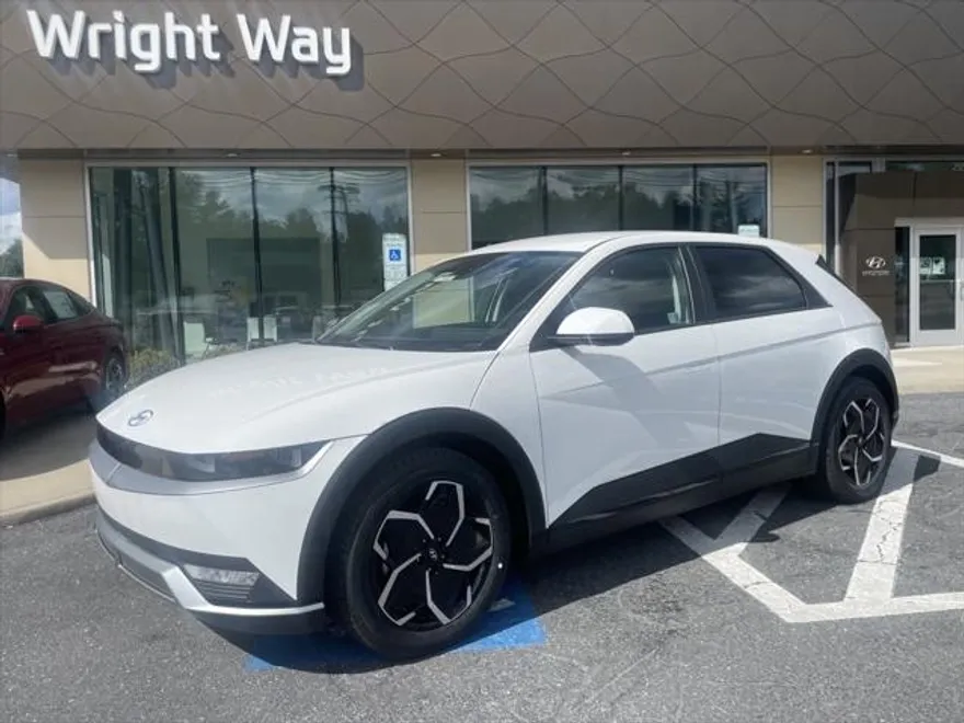 2024 Hyundai Ioniq 5 SEL photo 1