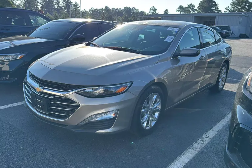 2023 Chevrolet Malibu 1LT photo 1