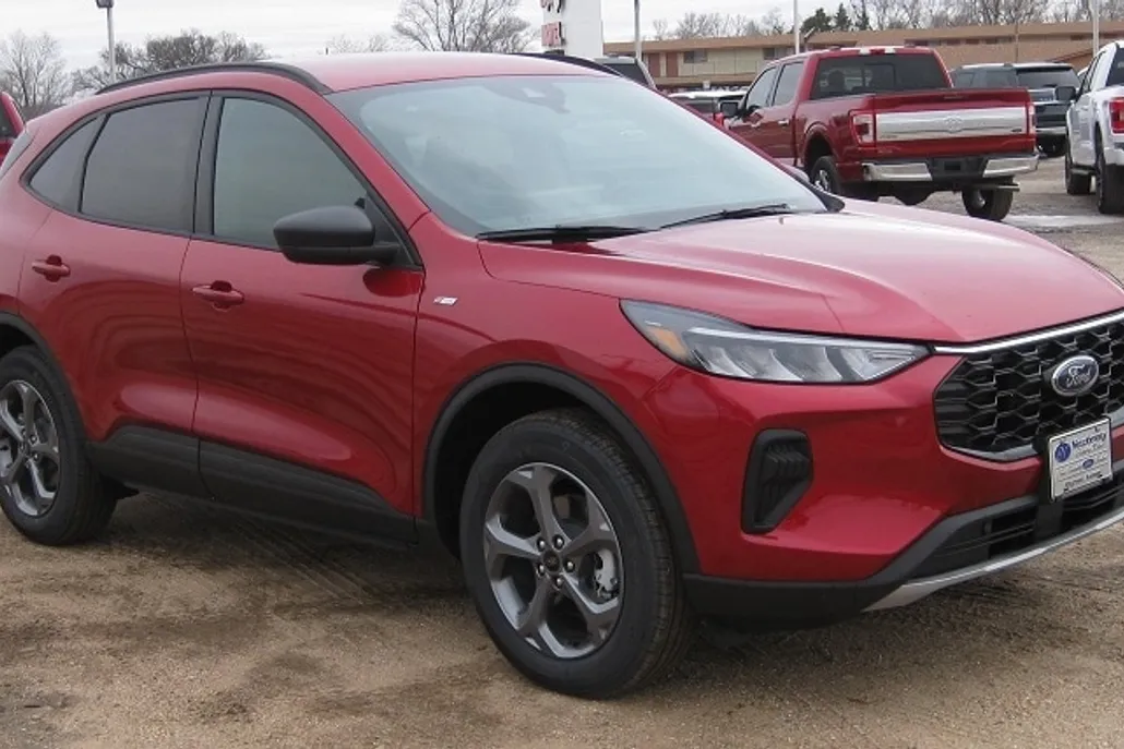 2025 Ford Escape ST-Line photo 1