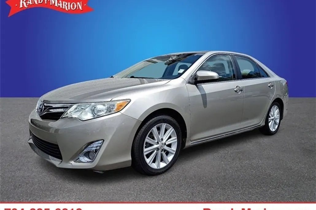 2014 Toyota Camry XLE photo 1