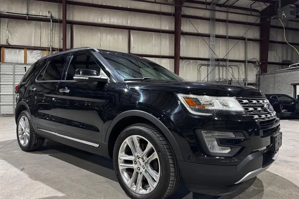 2016 Ford Explorer Limited photo 1