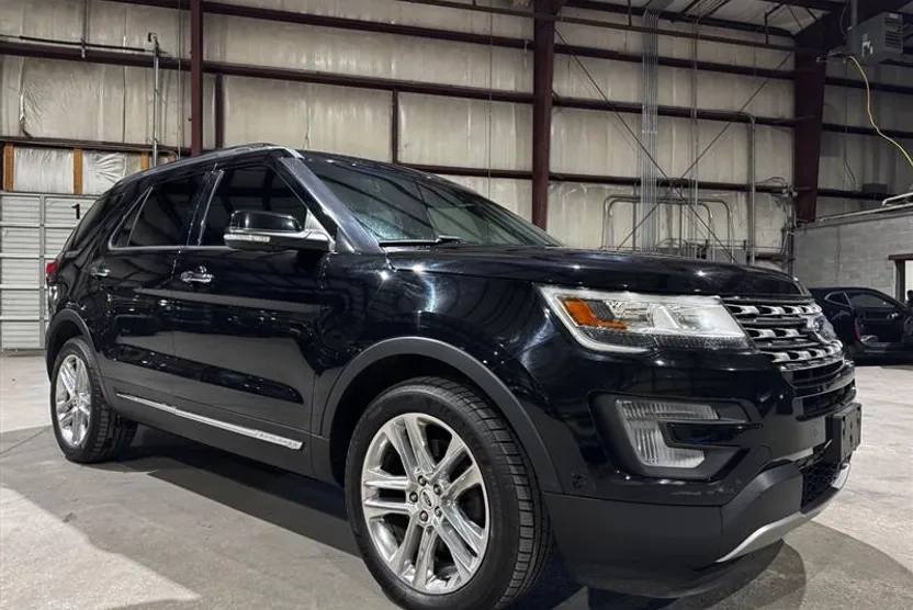 2016 Ford Explorer Limited photo 1