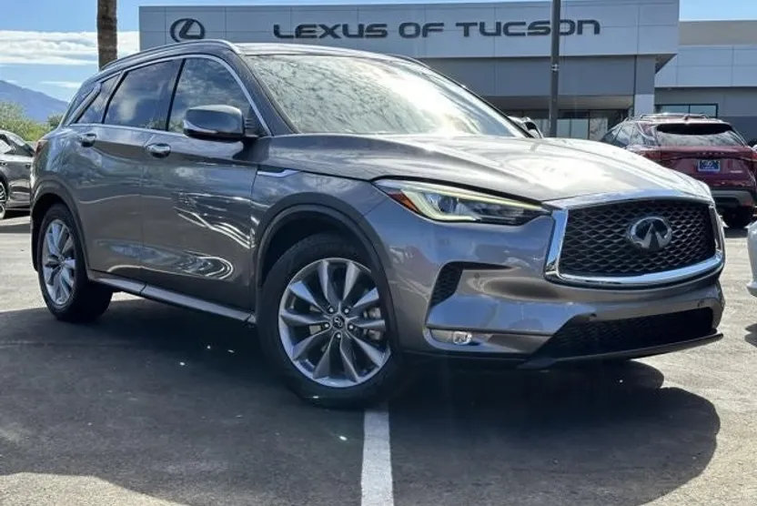 2019 Infiniti QX50 Essential photo 1