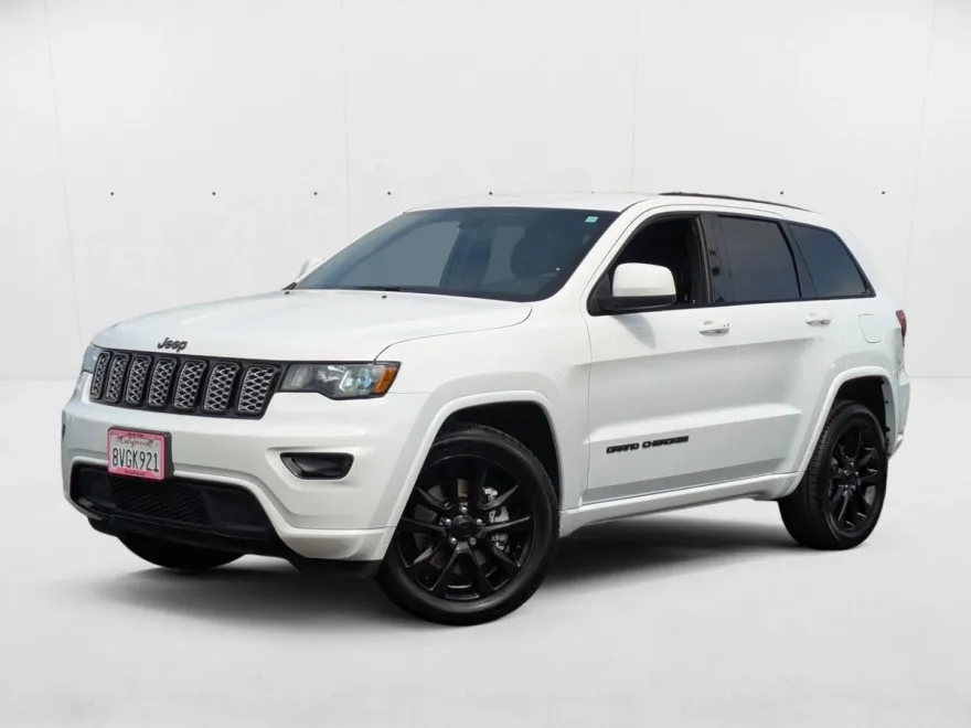 2021 Jeep Grand Cherokee Laredo photo 1