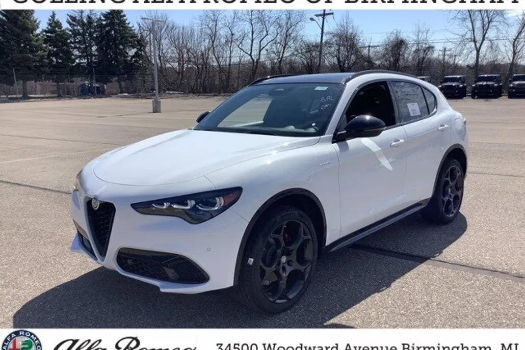 2025 Alfa Romeo Stelvio Sprint Base photo 1