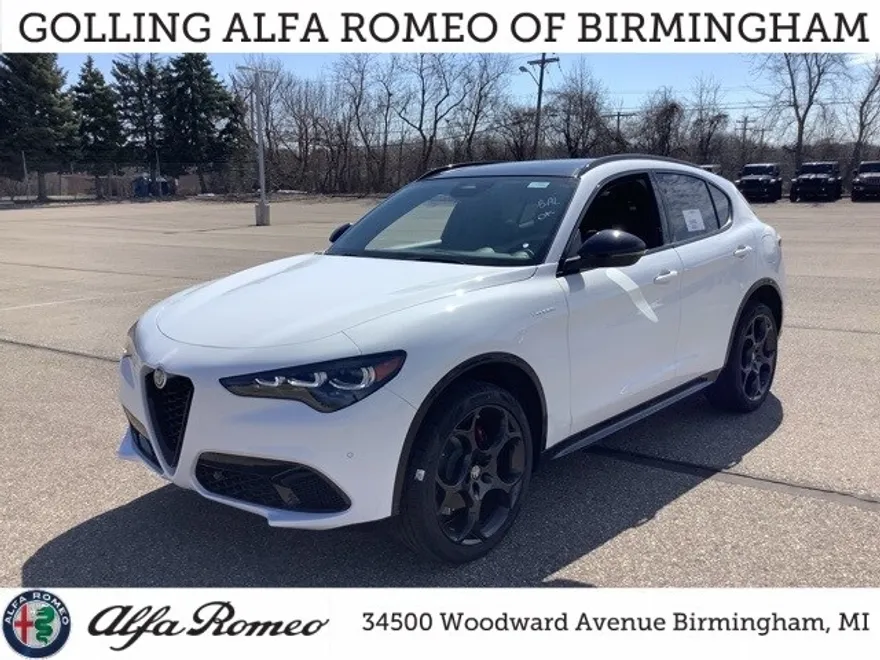 2025 Alfa Romeo Stelvio Sprint Base photo 1