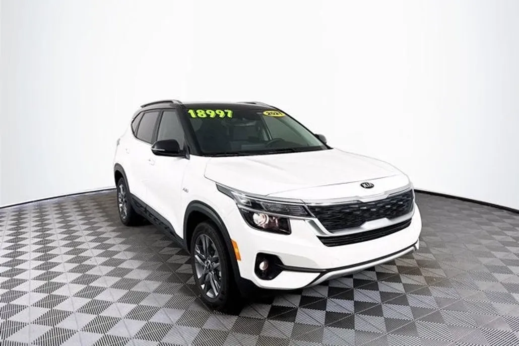 2021 Kia Seltos S photo 1