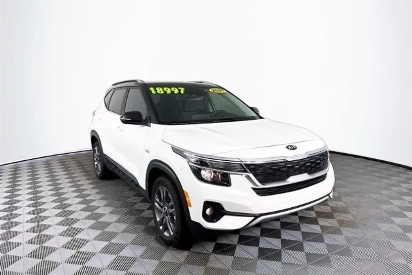 2021 Kia Seltos S photo 1