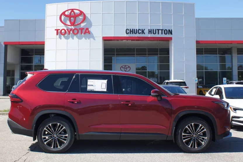 2026 Toyota Highlander Hybrid Platinum photo 1