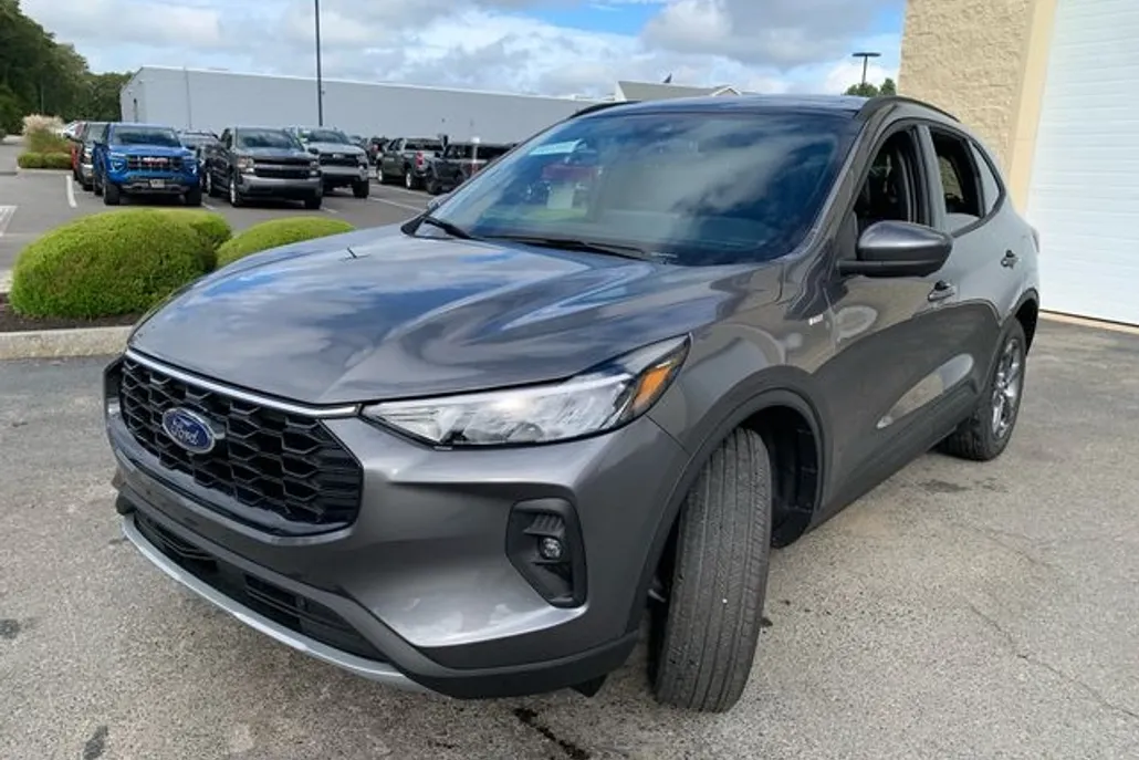 2025 Ford Escape ST-Line Select photo 1