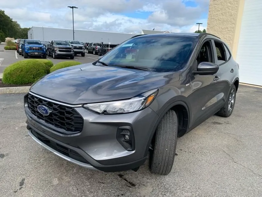 2025 Ford Escape ST-Line Select photo 1
