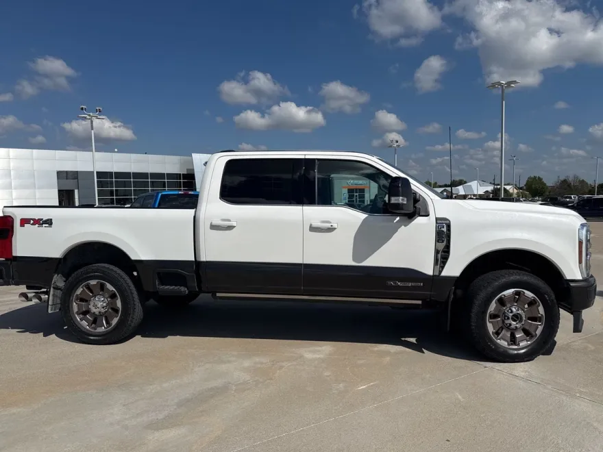 2024 Ford F-250 photo 1