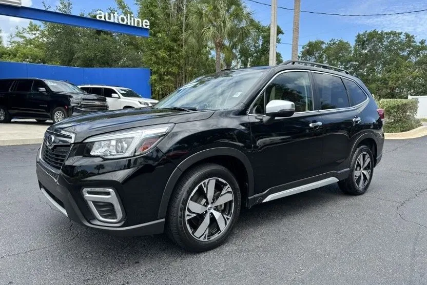 2019 Subaru Forester Touring photo 1