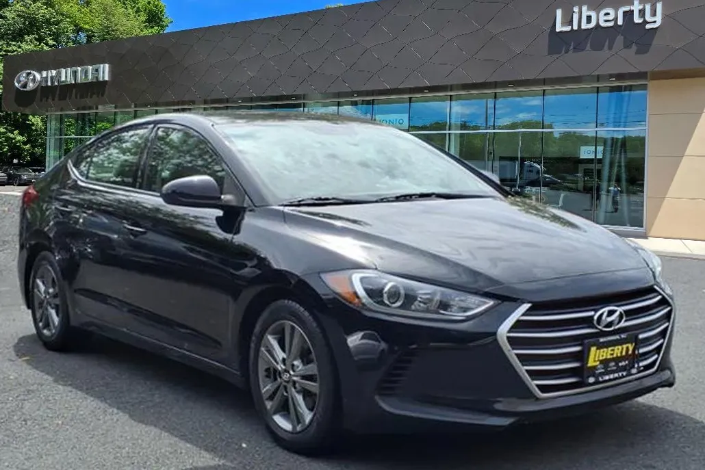 2017 Hyundai Elantra SE photo 1