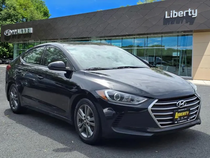 2017 Hyundai Elantra SE photo 1