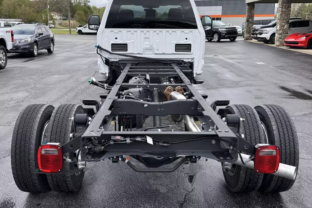 2025 Ford F-550 XLT photo 1