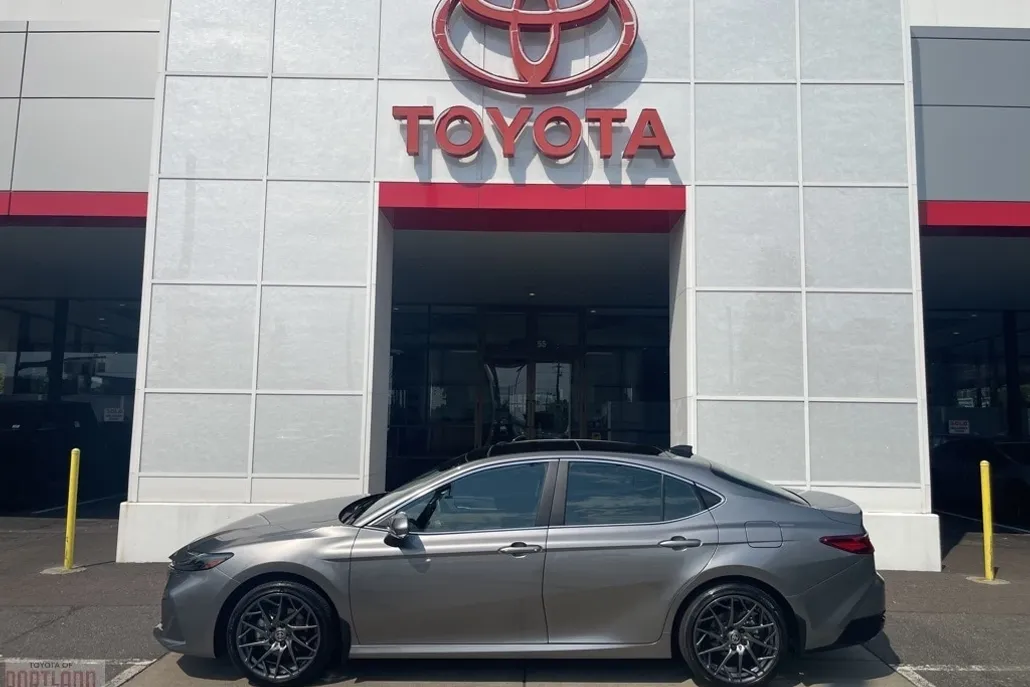 2025 Toyota Camry XLE photo 1
