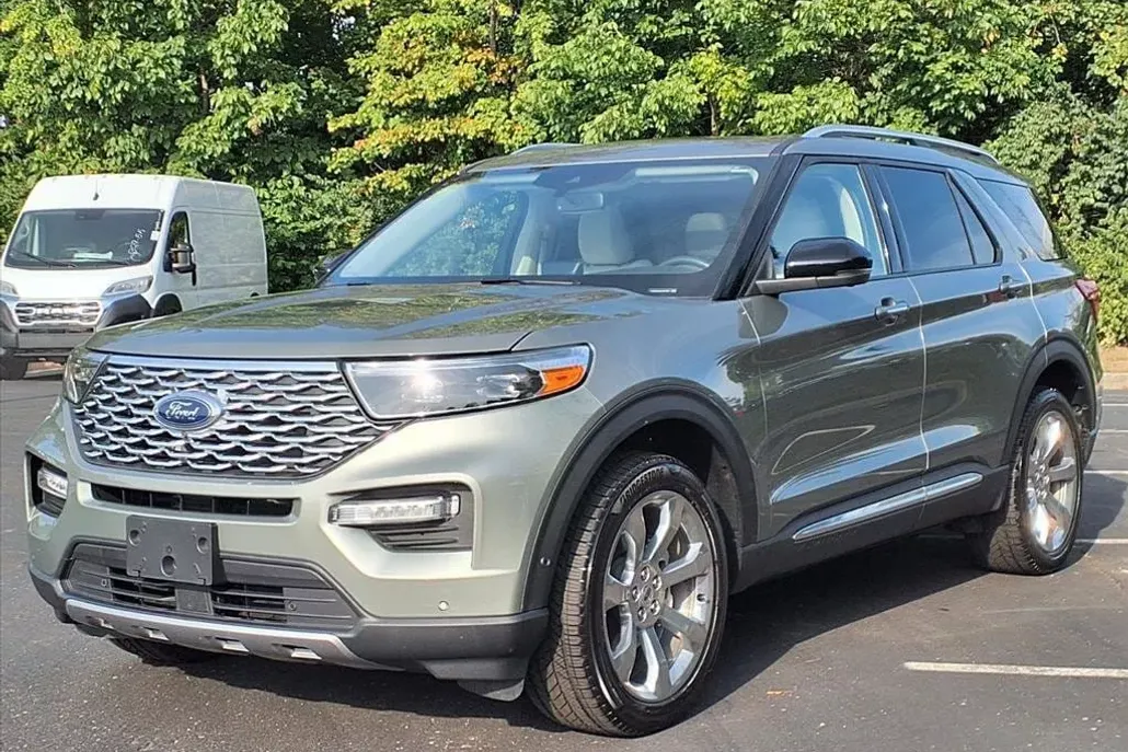 2020 Ford Explorer Platinum photo 1