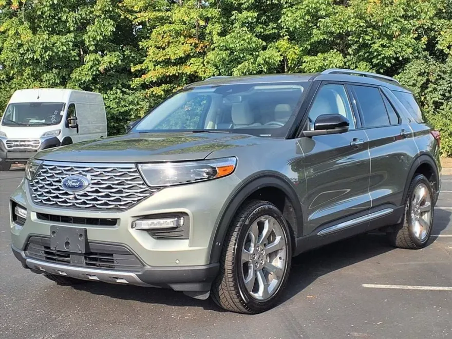 2020 Ford Explorer Platinum photo 1