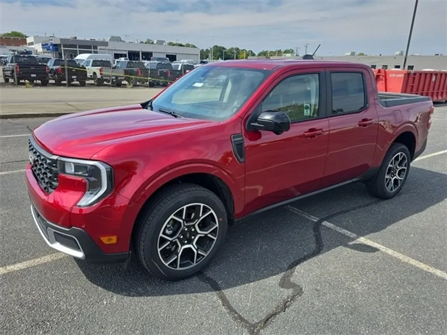 2025 Ford Maverick Lariat photo 1