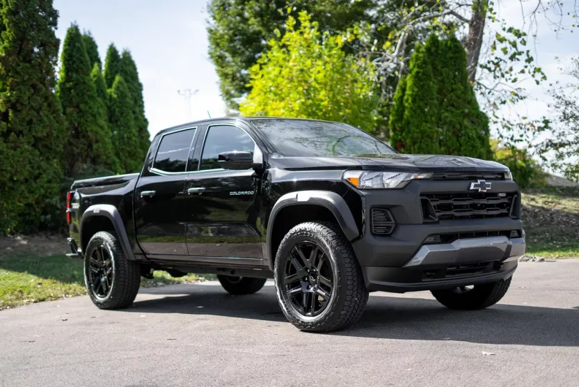 2023 Chevrolet Colorado Trail Boss photo 1