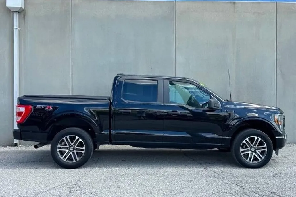 2023 Ford F-150 XL photo 1