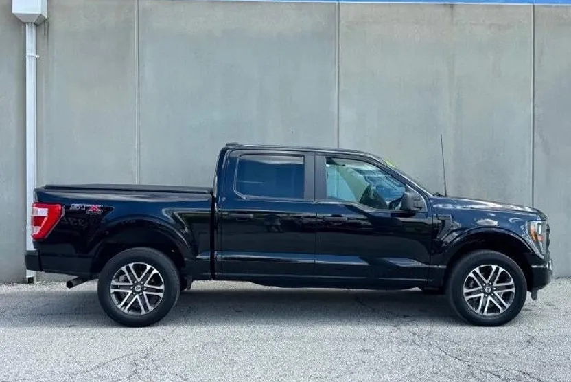 2023 Ford F-150 XL photo 1