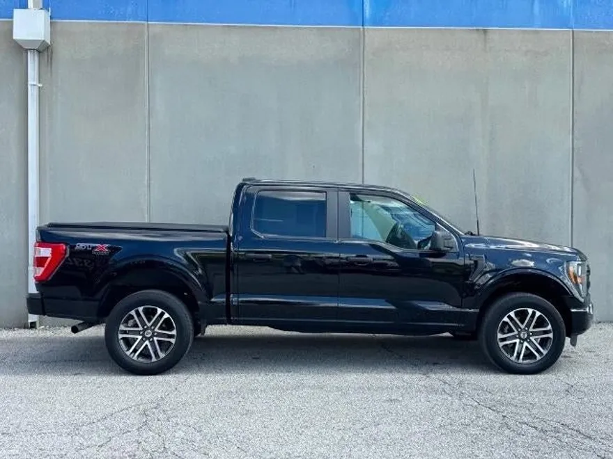 2023 Ford F-150 XL photo 1