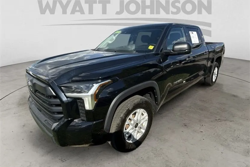 2022 Toyota Tundra SR5 photo 1