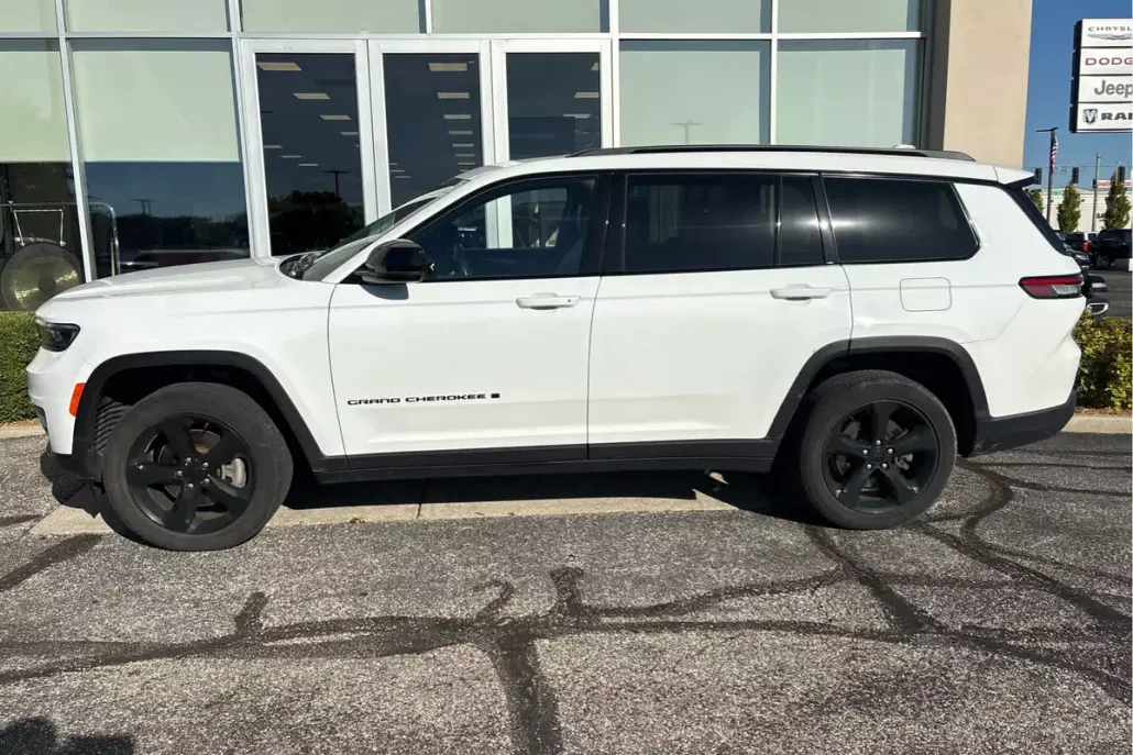 2021 Jeep Grand Cherokee Altitude photo 1
