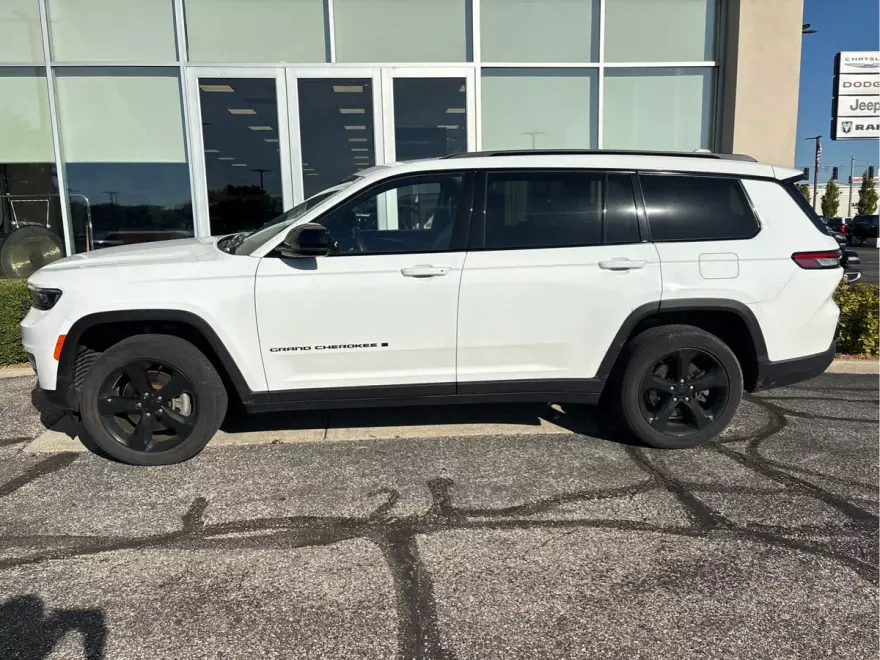 2021 Jeep Grand Cherokee Altitude photo 1