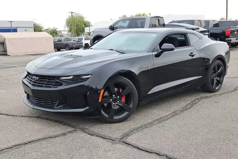 2020 Chevrolet Camaro LT1 photo 1