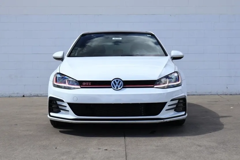2020 Volkswagen Golf GTI SE photo 1