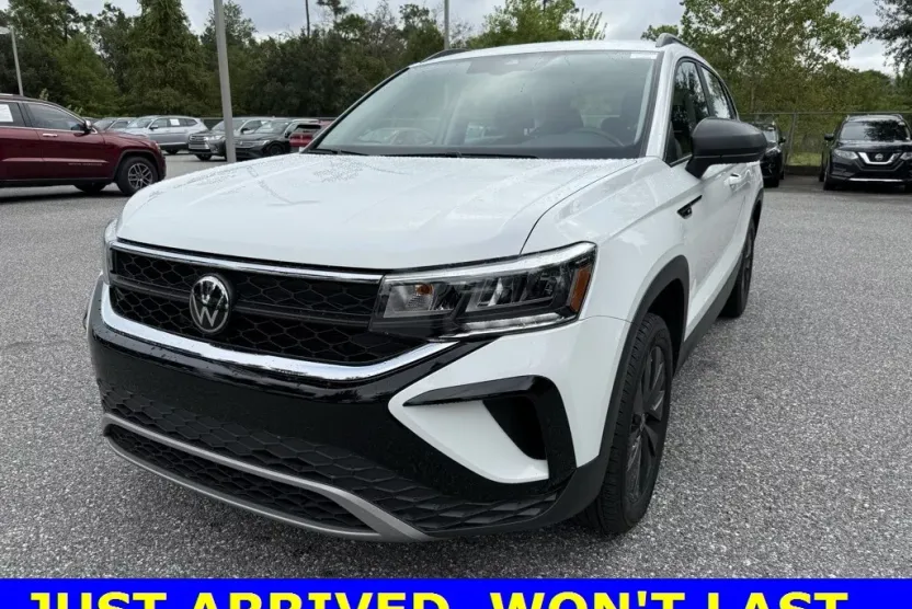 2023 Volkswagen Taos S photo 1
