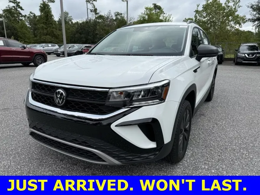 2023 Volkswagen Taos S photo 1