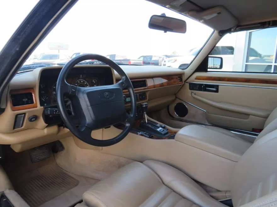 1994 Jaguar XJS photo 13