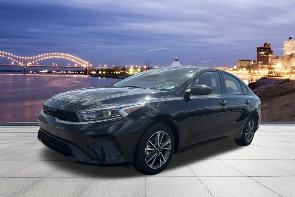 2023 Kia Forte LXS photo 1