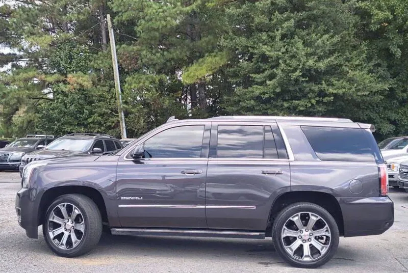 2017 Gmc Yukon Denali photo 1