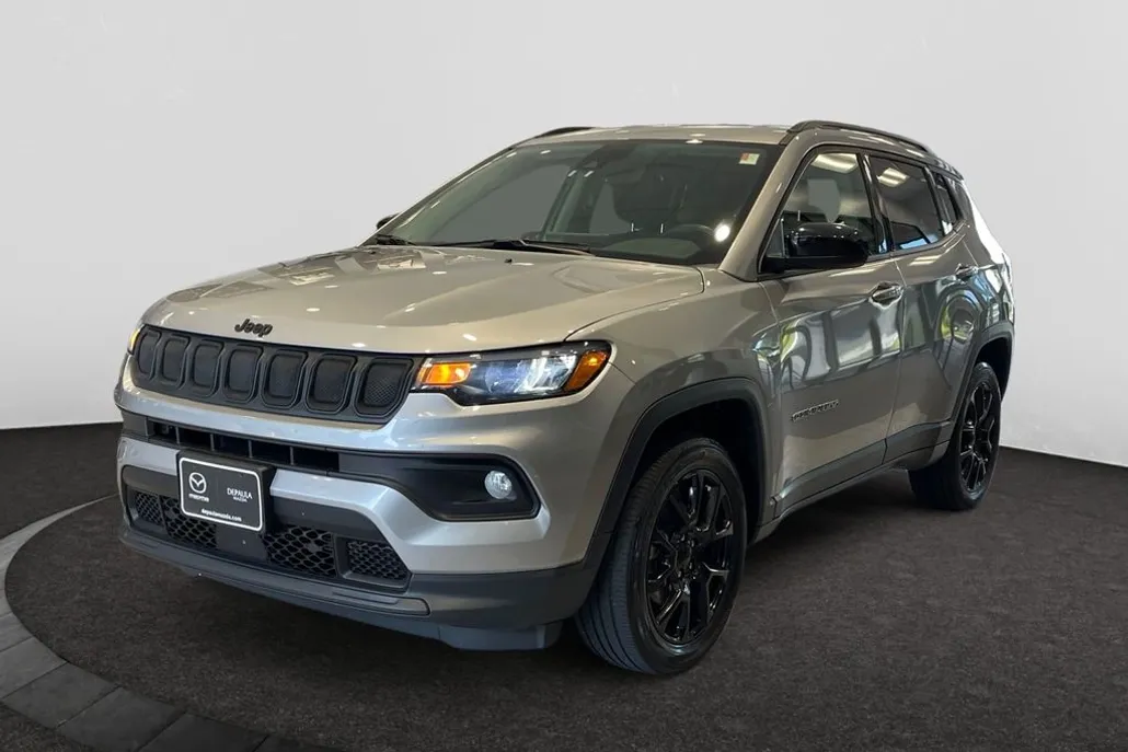 2022 Jeep Compass Latitude Lux photo 1