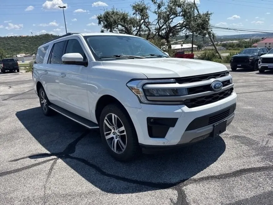 2022 Ford Expedition MAX XLT photo 1