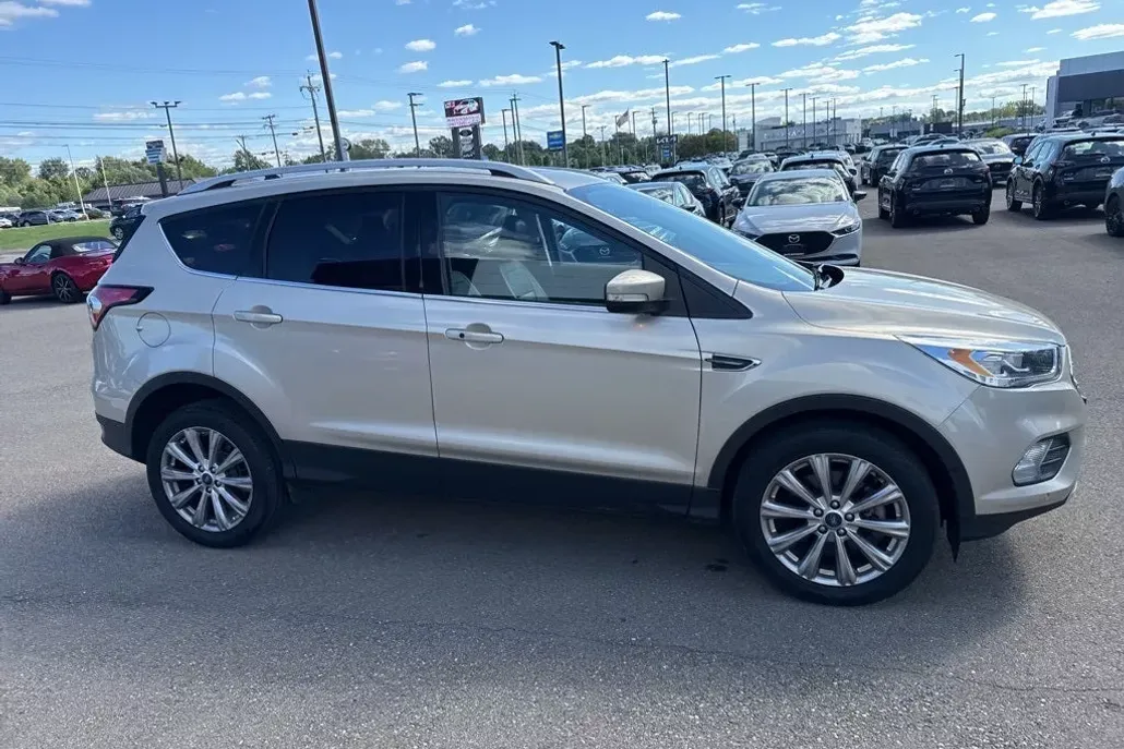 2018 Ford Escape Titanium photo 1