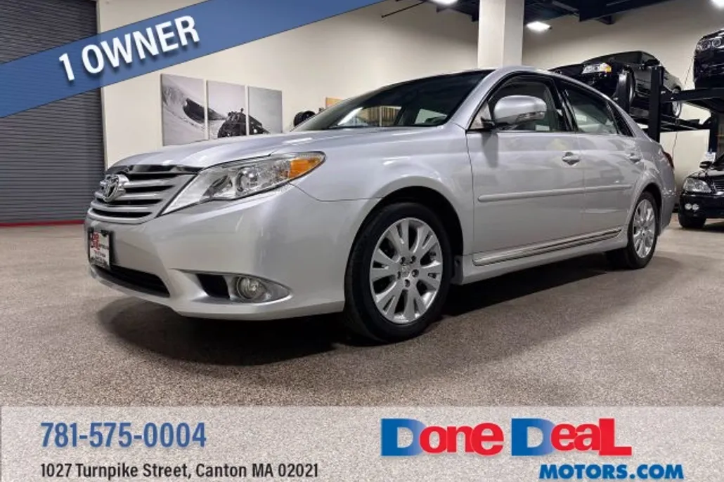 2012 Toyota Avalon Limited photo 1