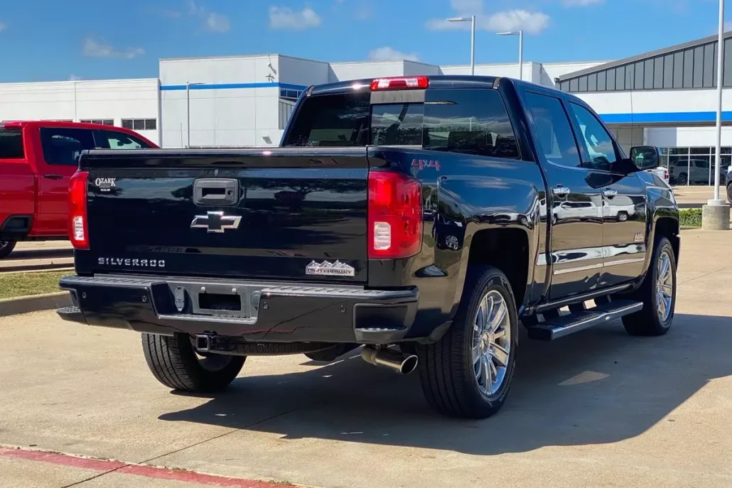 2018 Chevrolet Silverado 1500 High Country photo 1