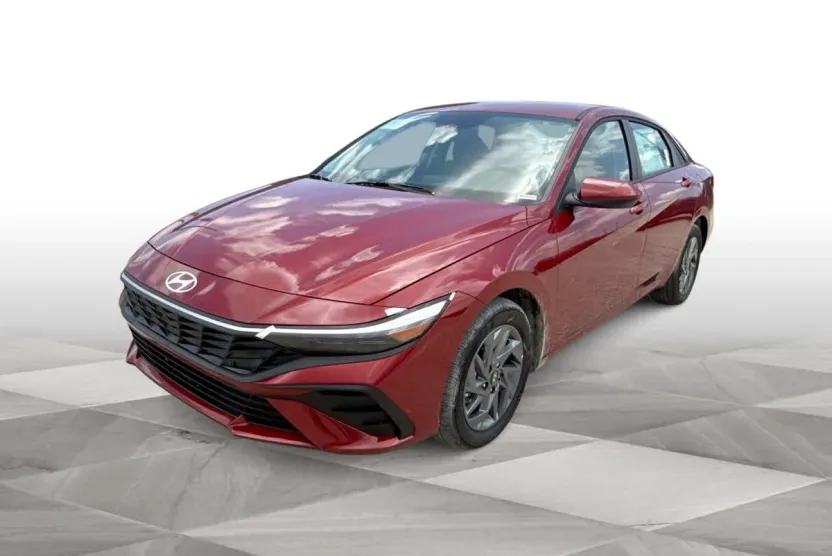 2025 Hyundai Elantra Blue SEL Sport photo 1