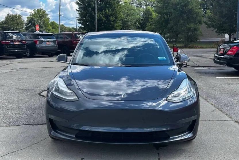 2018 Tesla Model 3 Long Range photo 1