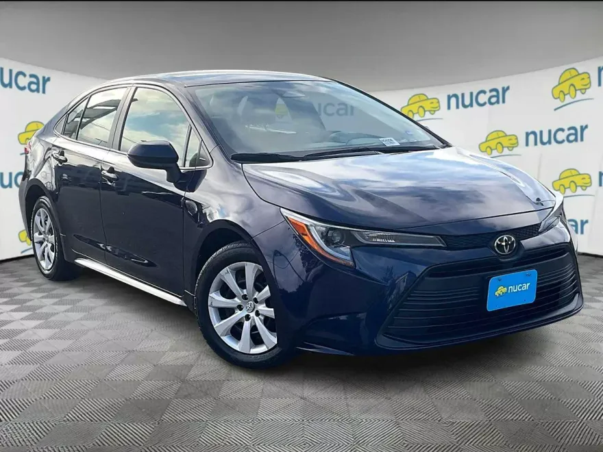 2023 Toyota Corolla LE photo 1