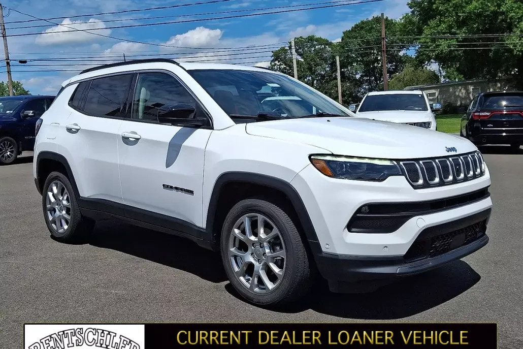 2022 Jeep Compass Latitude Lux photo 1